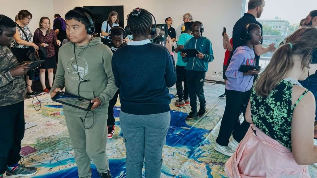 Students experiments the Great Lakes Interactive Map